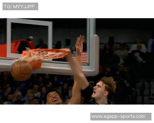 弗拉格激情四溢瞬间爆发隔扣琼斯并向约基奇挥拳庆祝全场沸腾