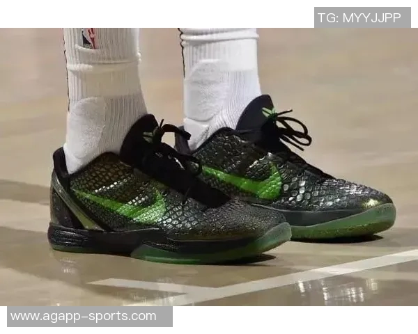 杜克大学女篮发布经典白蓝配色Kobe3LowPE专属球鞋引发热议